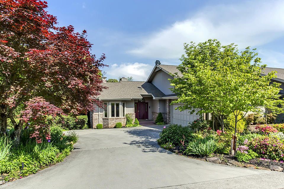 1st image of 221 Bokoshe Cir