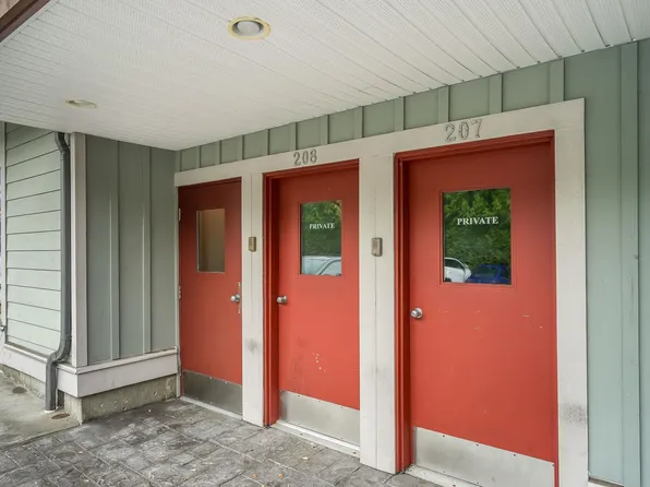 2828 152nd St #207, Surrey, BC V4P 1G6