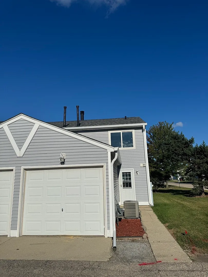 420 Meadow Green Ln photo 1