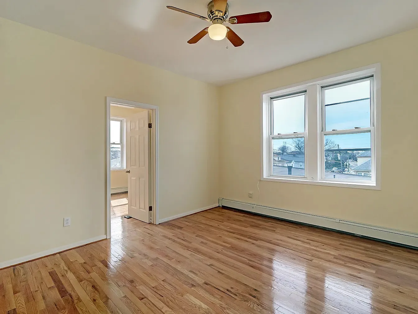 2 bed, 800 sqft, $2,300 — Photo 4