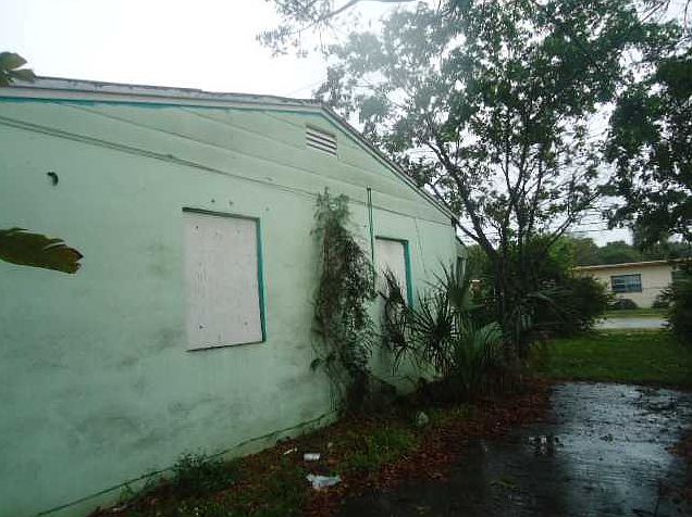 2nd image of 2471 NW 58th St