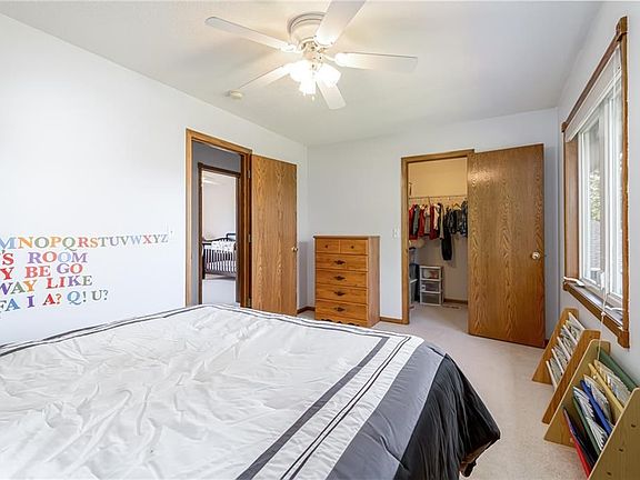 5th image of 1512 Ashwood Dr