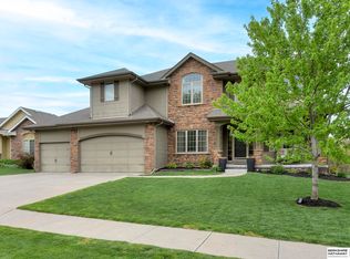 18410 Honeysuckle Dr, Elkhorn, NE 68022
