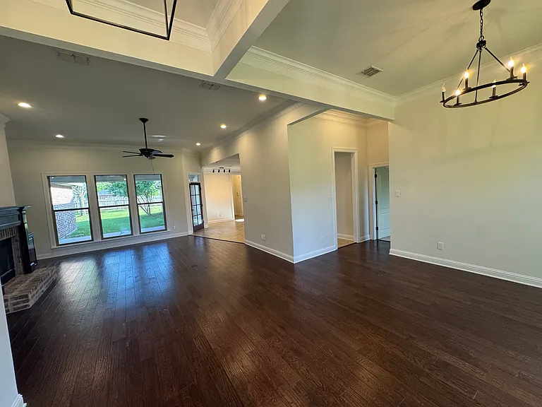108 Colonel Burt Dr — Photo 4