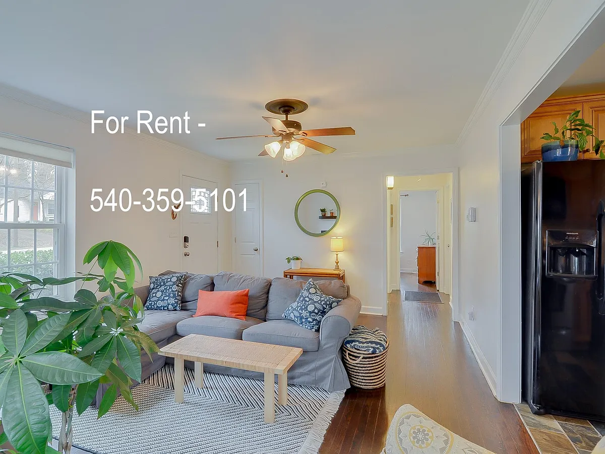Building Photo - 130 S Smallwood Pl