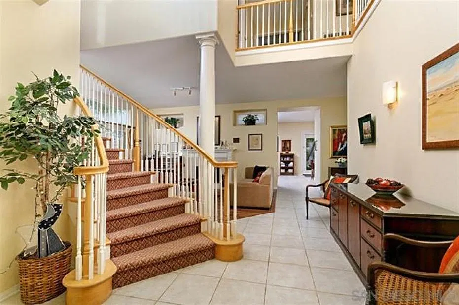 5 bed, 3476 sqft, $6,950 — Photo 3