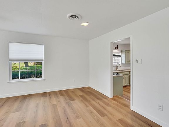 5th image of 5912 Lubbock Ave