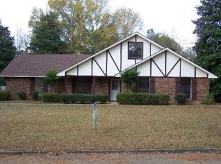 113 Hazlewood Dr, Hazlehurst, MS 39083