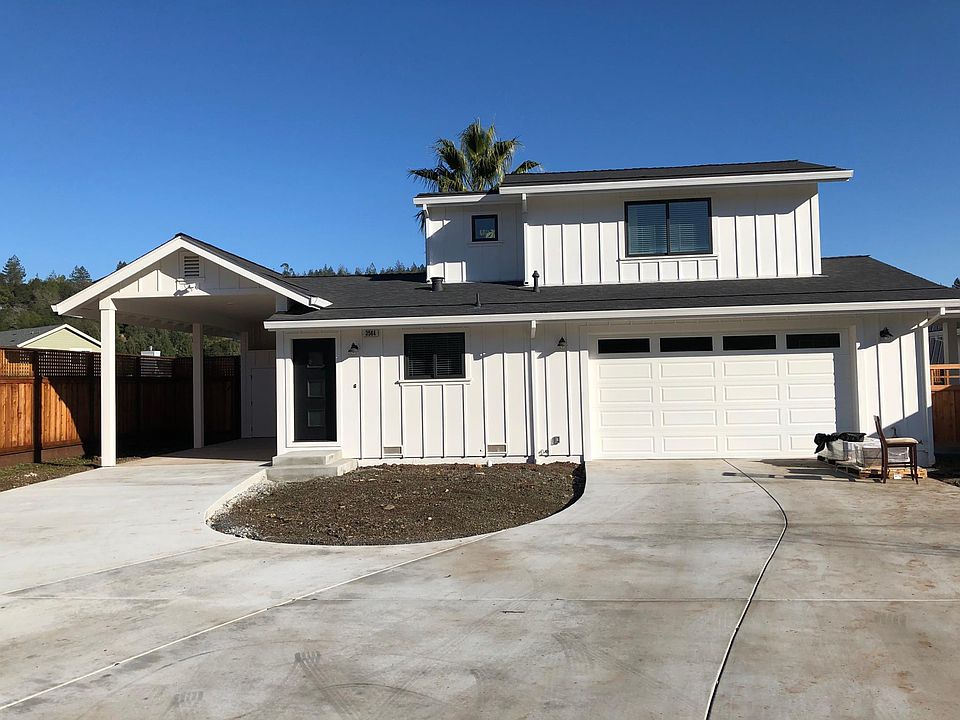 Rental has private use of carport. Garage is for main house occupant.
