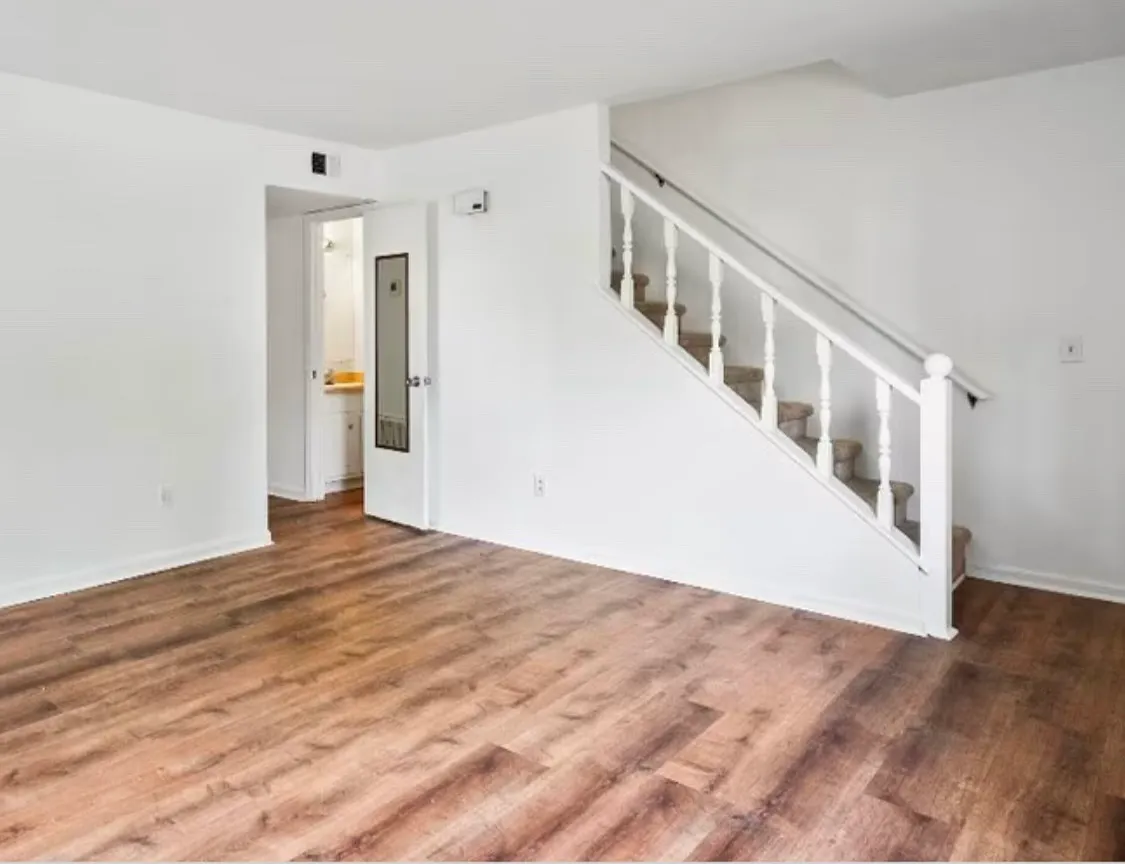 2 bed, 1.5 bath, 1100 sqft, $1,750 — Photo 4