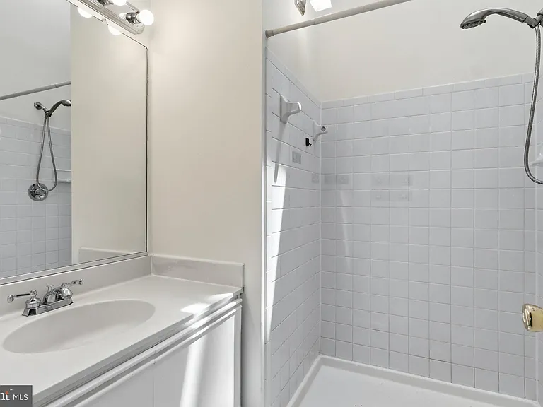 12214 Grassy Hill Ct — Photo 14