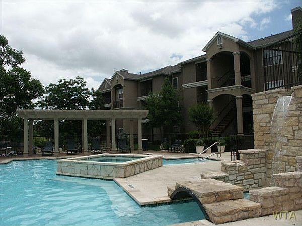Resort-Style Pool