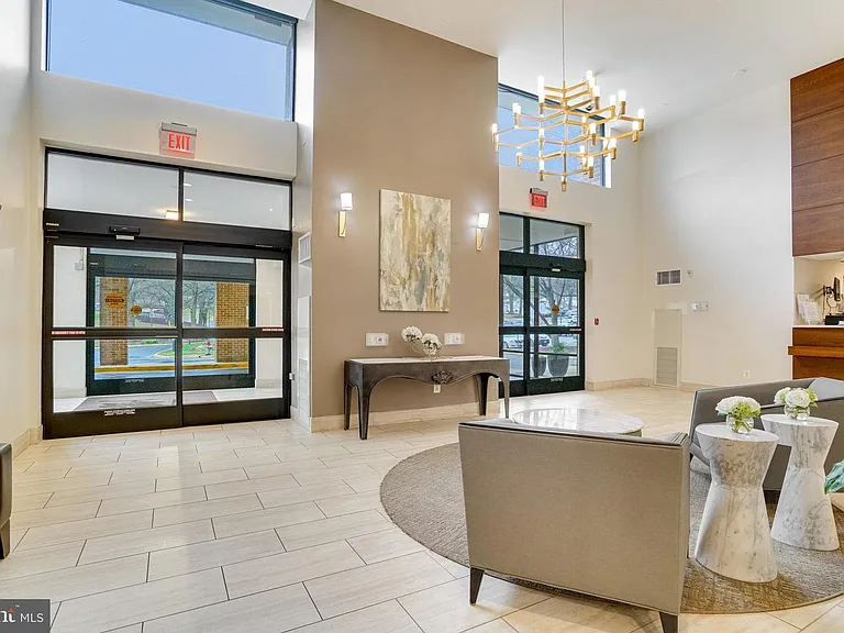 2300 Pimmit Dr #308W — Photo 34