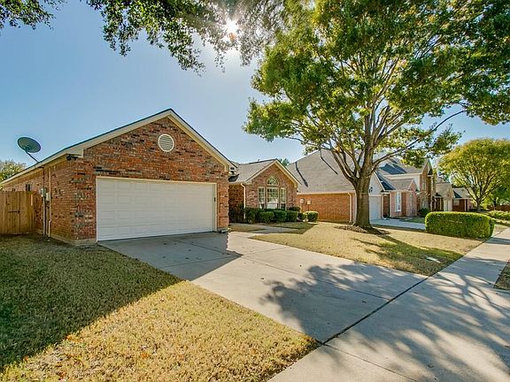 4th image of 4904 Thorntree Dr