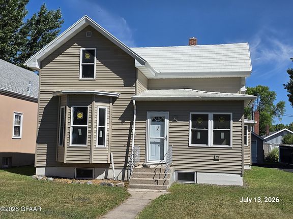 2nd image of 103 3rd Ave E