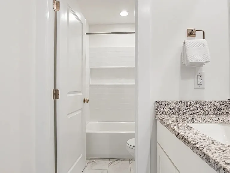 2709 Lagoon Manor Dr — Photo 25