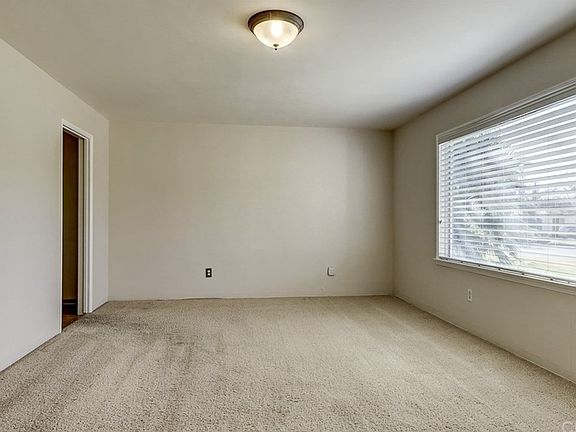 4th image of 3587 N Pershing Ave