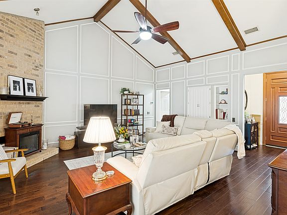 4th image of 3809 Solarium Pl