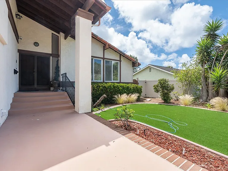 13049 Shalimar Pl — Photo 3