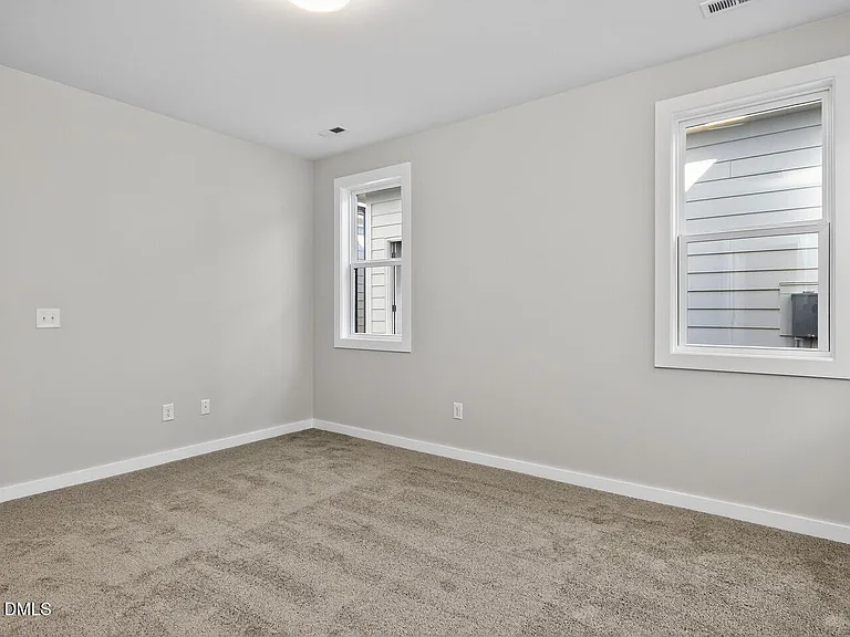 85 Parkland Dr — Photo 15