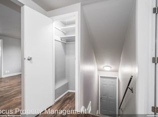 854 2nd St #1/2, Menasha, WI 54952