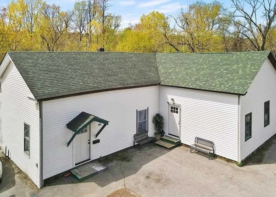 1st image of 83 W Main St