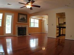 5800 Inman Park Cir APT 350, Rockville, MD 20852