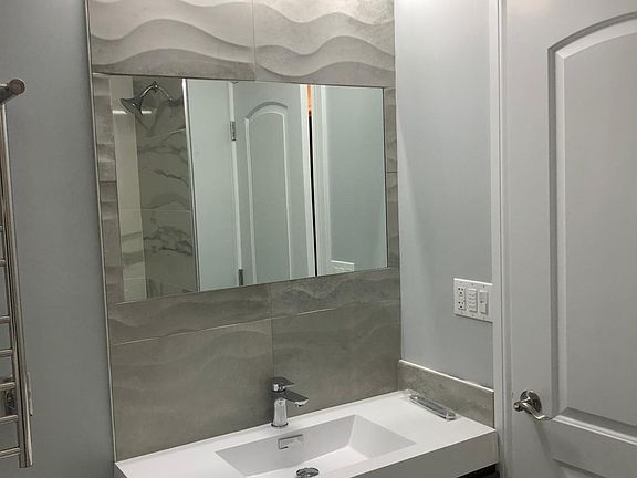 4th image of 6339 W Berenice Ave #1