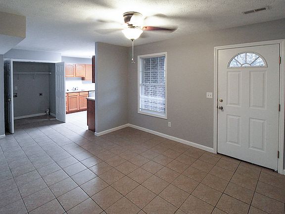 5th image of 561 Hampton Way #2