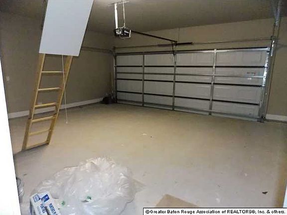 4th image of 14915 Glenn Dr