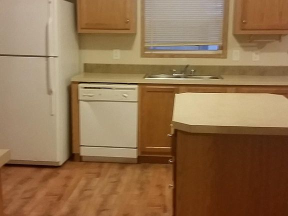 3rd image of 416 Hudson Dr