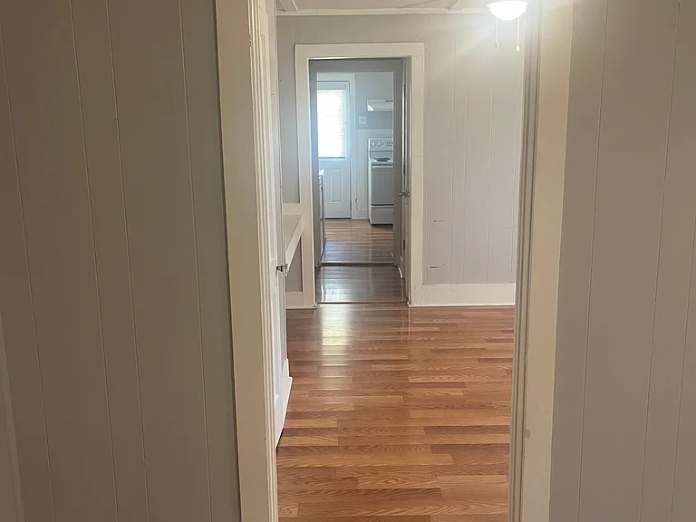304 Reagan St — Photo 7