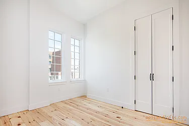 Rented by aptsandlofts.com