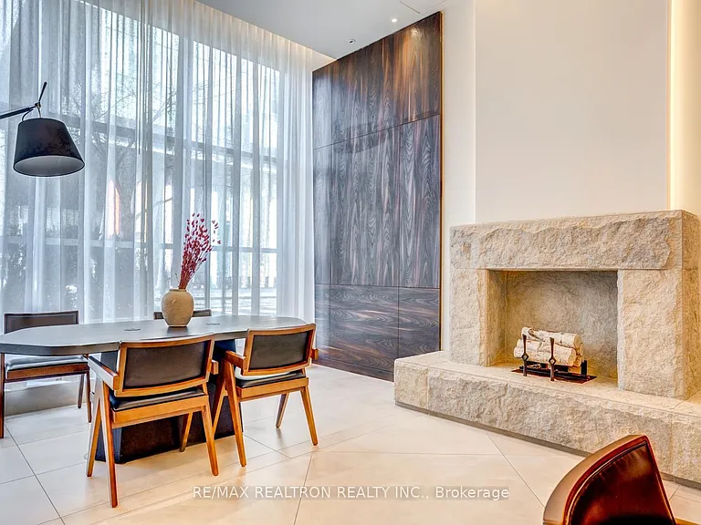 425 Front St E #1213 — Photo 3