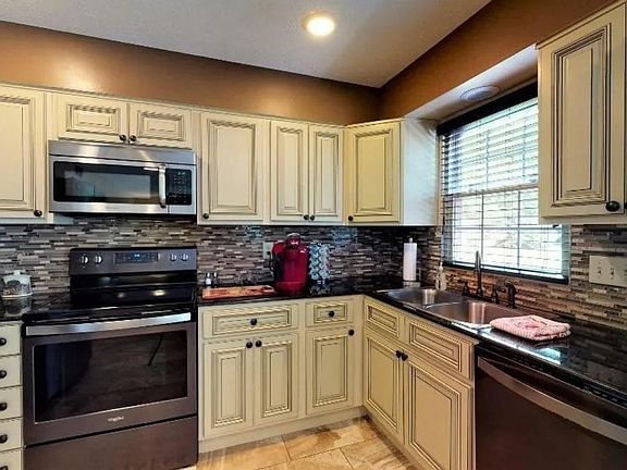 4th image of 5517 Villas Creek Dr