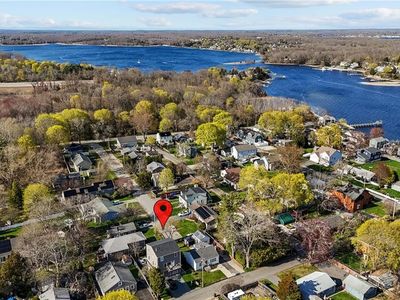 36 Division St, Bristol, RI, 02809