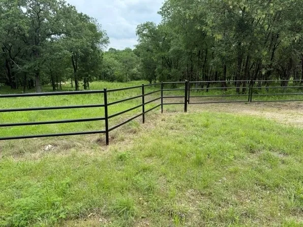 2570 Randell Lake Rd, Denison, TX 75020