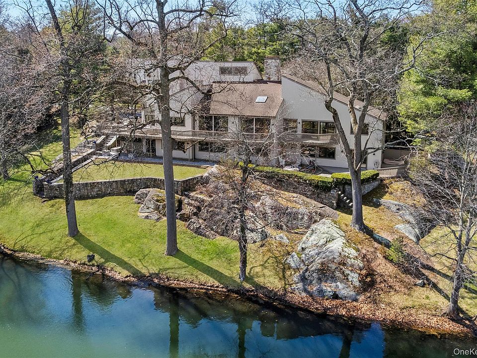 1st image of 3 Lakeside Drive