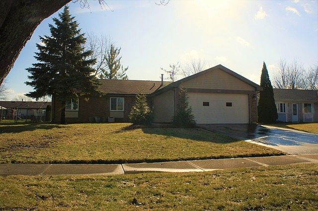 1st image of 1815 De Forest Ln