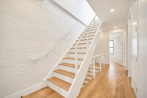 Rented by Living New York | media 12