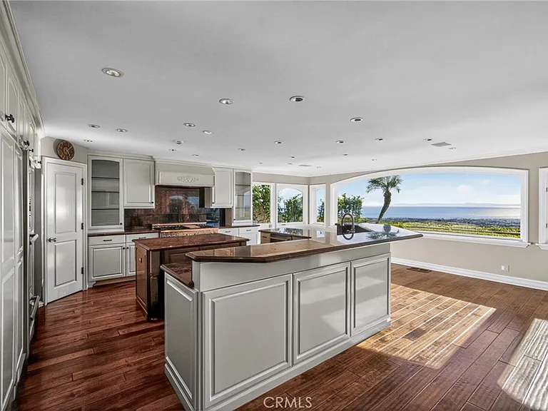 49 Cambria Dr — Photo 12