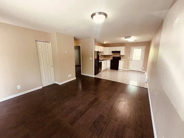 374 E Chickaloon Way — Photo 2