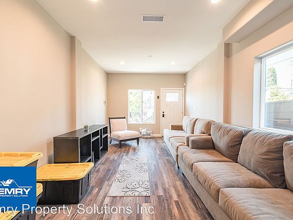 4th image of 3258 Dundas St #2