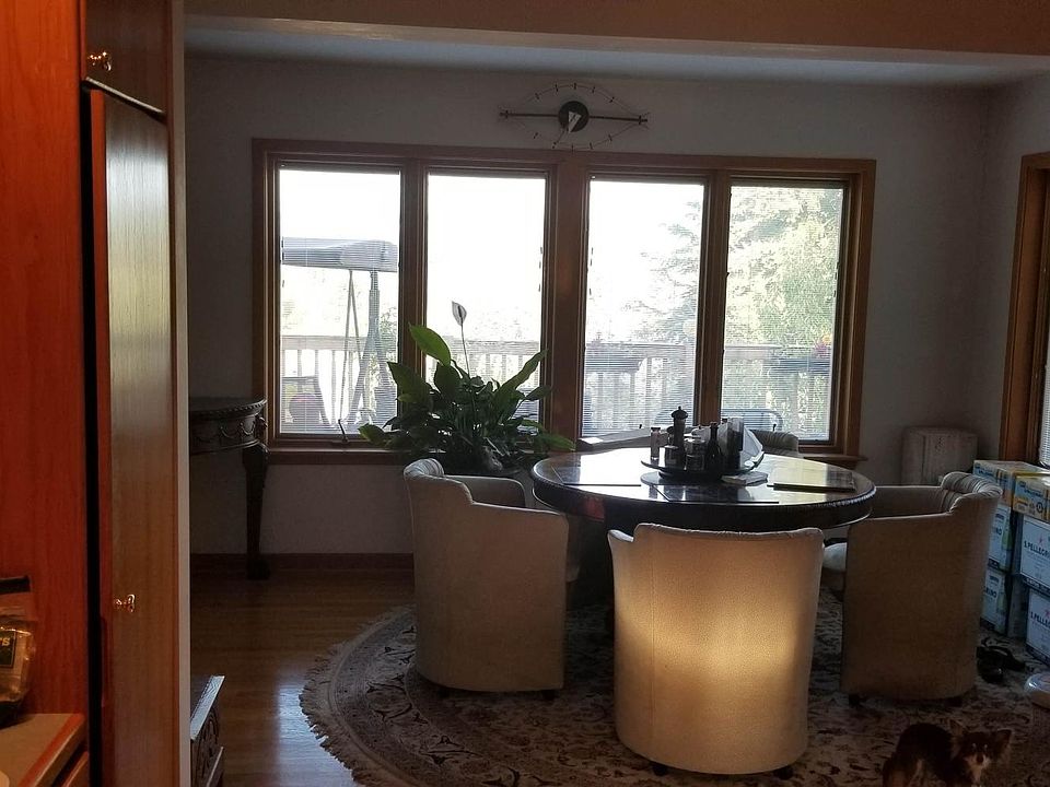 2nd image of 810 108th Ave SE