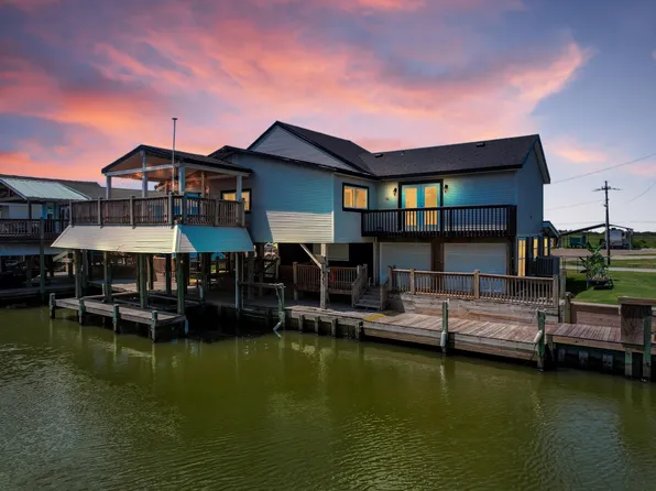 1208 Boyt Rd, Crystal Beach, TX 77650