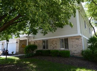420 Sandpiper Ct APT A, Aurora, IL 60504