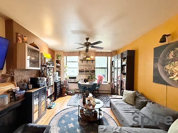 4th image of 398 Tompkins Ave APT 3B