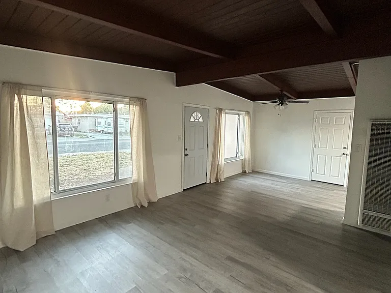 1412 Harrison St — Photo 5