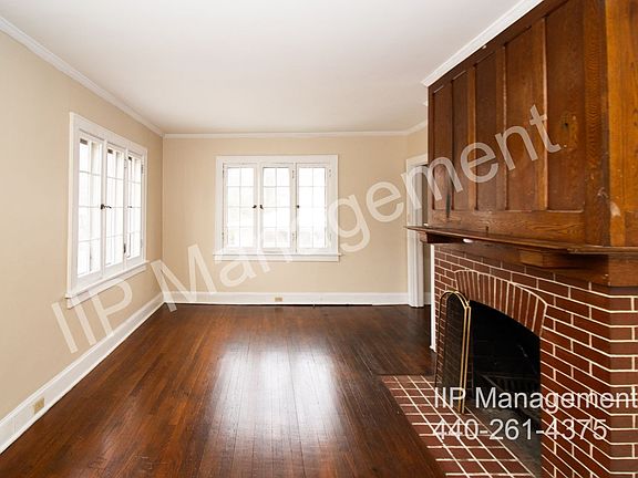 3rd image of 137 Crescent Dr