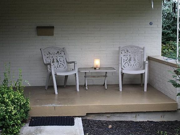 2nd image of 261 Hornwood Dr